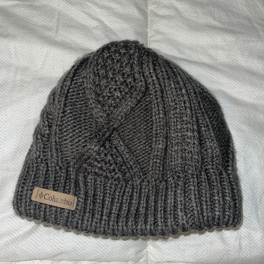 gray Columbia beanie